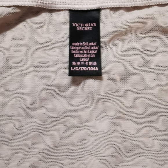 Victoria Secret Performance Lace Mesh Crop and Legging Set - Picture 7 of 9